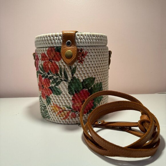 Handbags - Rattan made crossbody bag